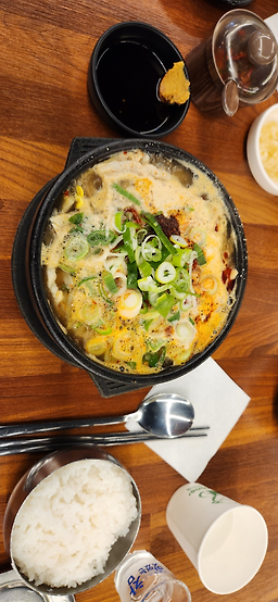 Jejuseopinehaejangguk (제주섭이네해장국) 2