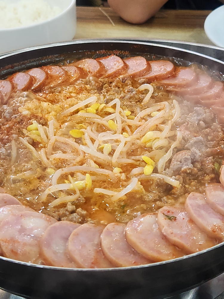 이나경 송탄부대찌개 대표 사진