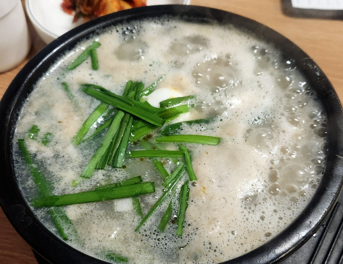 김명자굴국밥전문점 3