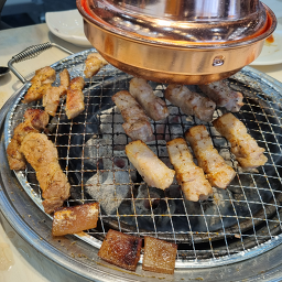 Myeongryunjinsagalbi (명륜진사갈비) 1