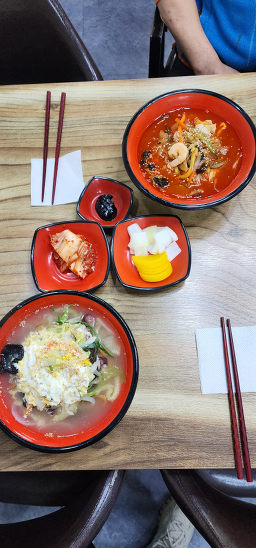 Hwanghaebanjeom (황해반점) 1