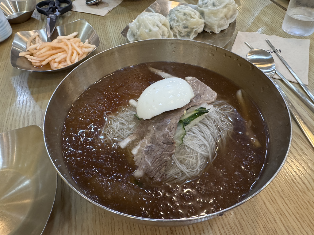강남면옥 신사점 대표 사진