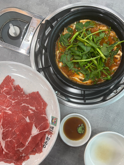 Deungchonsyabeukalguksu (등촌샤브칼국수) 3