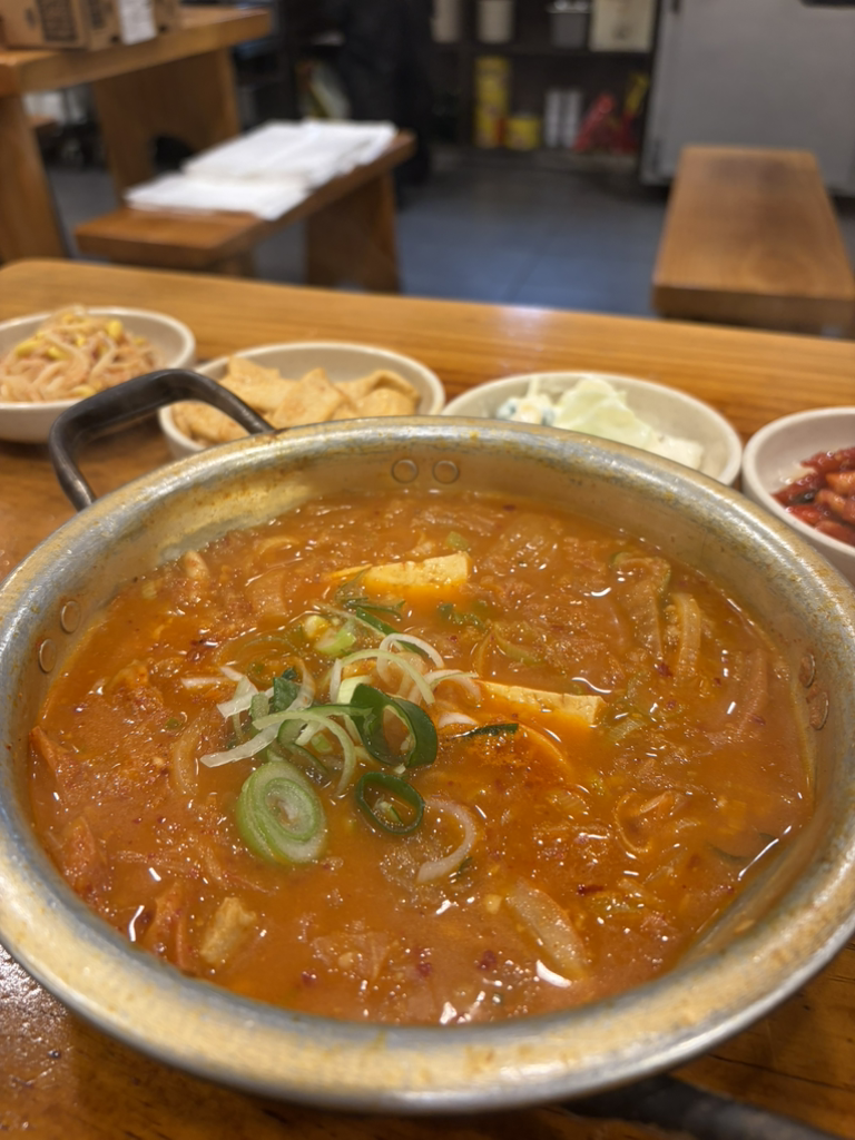 김북순큰남비집 신사본점 사진 2