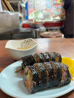 Heukseokdongmyeongdanggimbap (흑석동명당김밥) 1