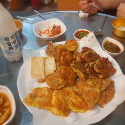 Chakhanjeon (착한전) 1