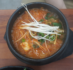 Yonggamhan sikdang (용감한 식당) 1
