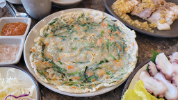 대덕골보쌈칼국수 3