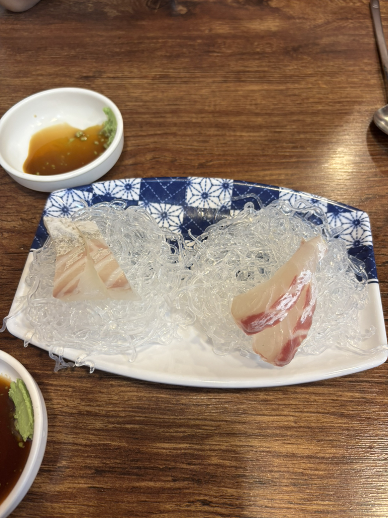 Baengnyeongdohoetjip (백령도횟집) 1