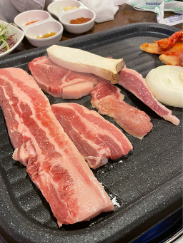 돈돼지 명동점 사진 2