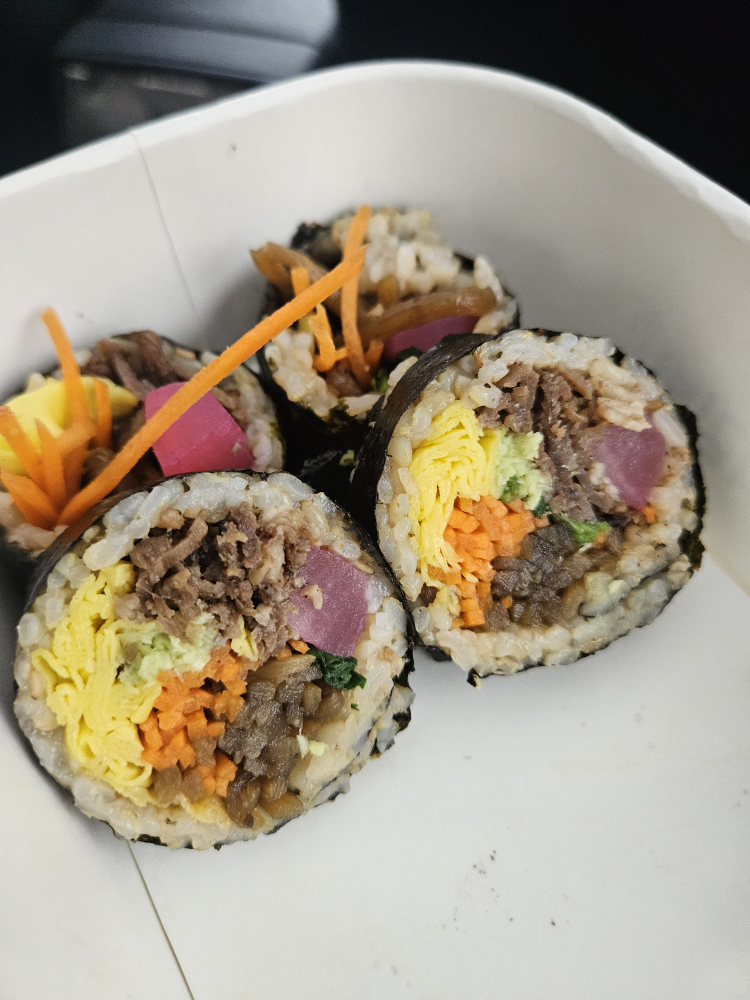 Bapboyattunttunigimbap (밥보야뚠뚠이김밥) 1