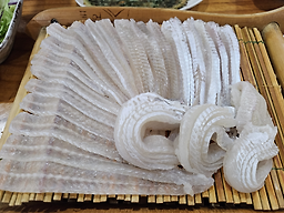 Pungeohoetjip (풍어횟집) 3
