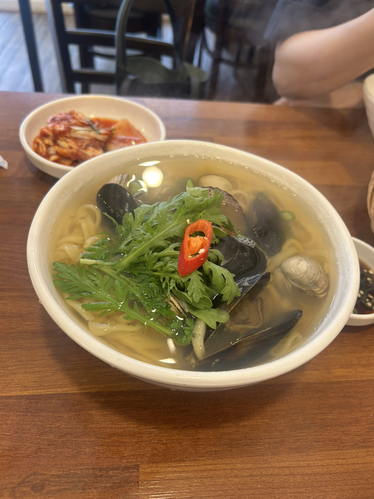 Namcheonhaemulwangkalguksu (남천해물왕칼국수) 2