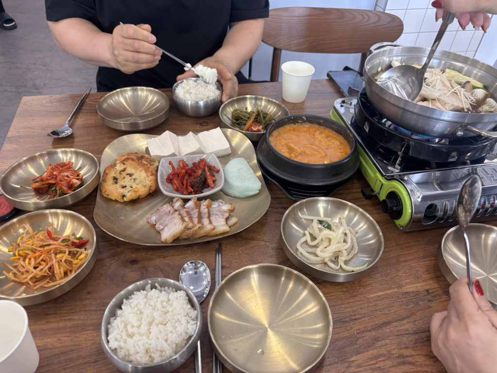 Maetdolroman (맷돌로만) 2