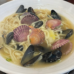 Badasanghoehaemulkalguksu (바다상회해물칼국수) 3