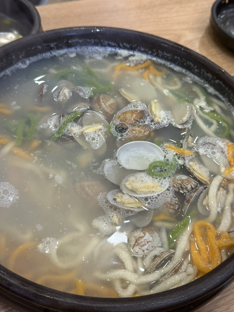 Choegojipjjimkalguksu (최고집찜칼국수) 1
