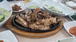 Chamsutgolgalbi (참숯골갈비) 3