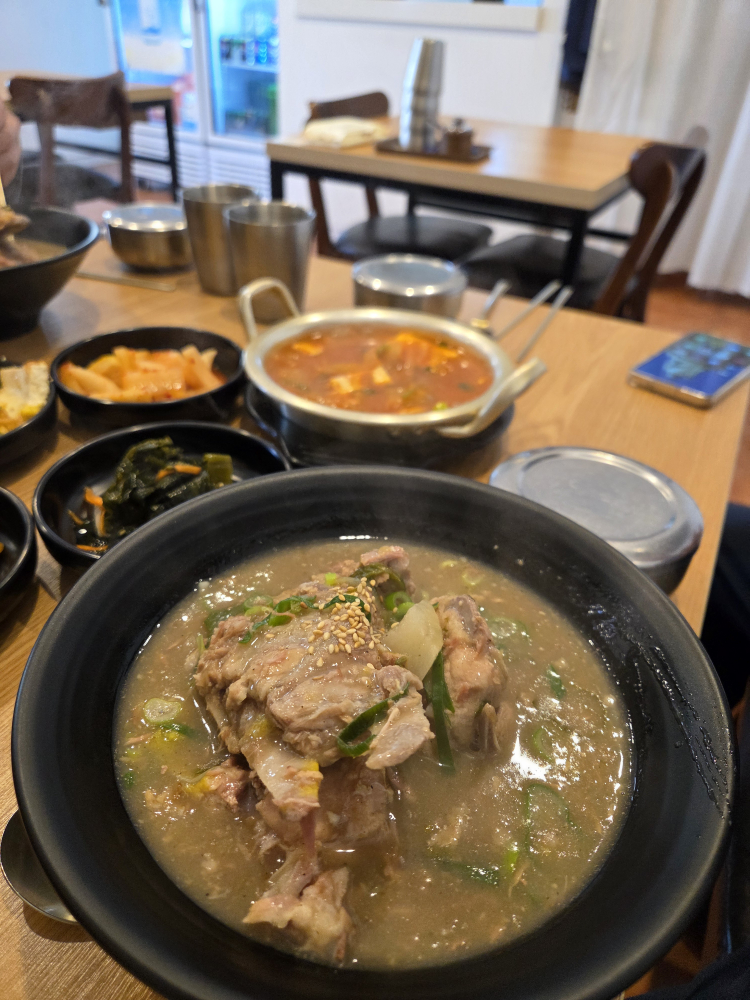 놈삐뼈국 대표 사진