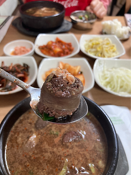 Cheongundaejungeumsikjeom (청운대중음식점) 2