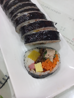 Gobongmingimbapin (고봉민김밥인) 2
