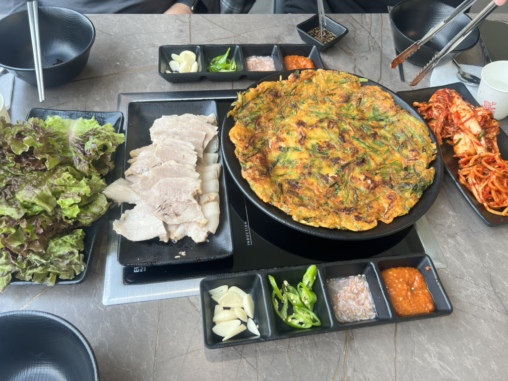 Gungjeonhaemulkalguksu 6