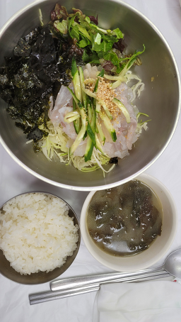 Haengbokhoetjip (행복횟집) 3