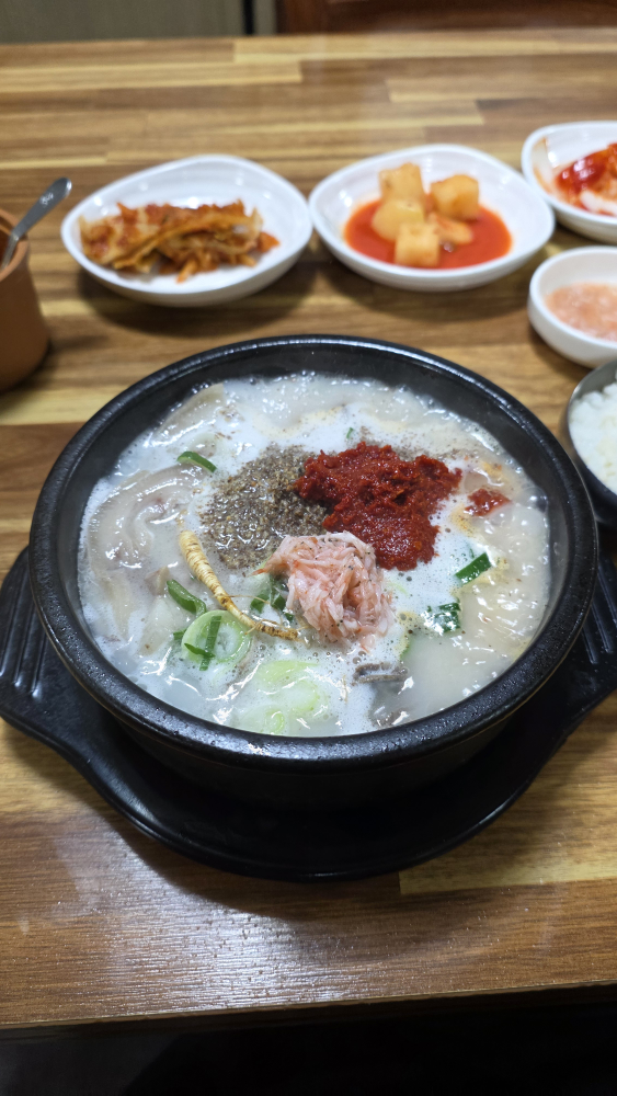 Baekaminaesundae (백암이내순대) 1