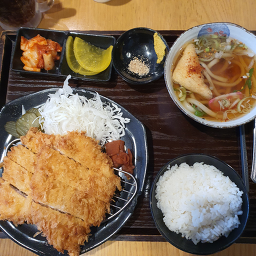 탄 대표 사진