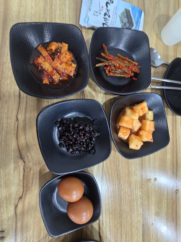 Samcheonpohalmaekongnamulgukbap (삼천포할매콩나물국밥) 2