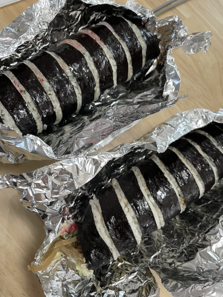 Hongyeonjamyeongpumgimbap (홍연자명품김밥) 1