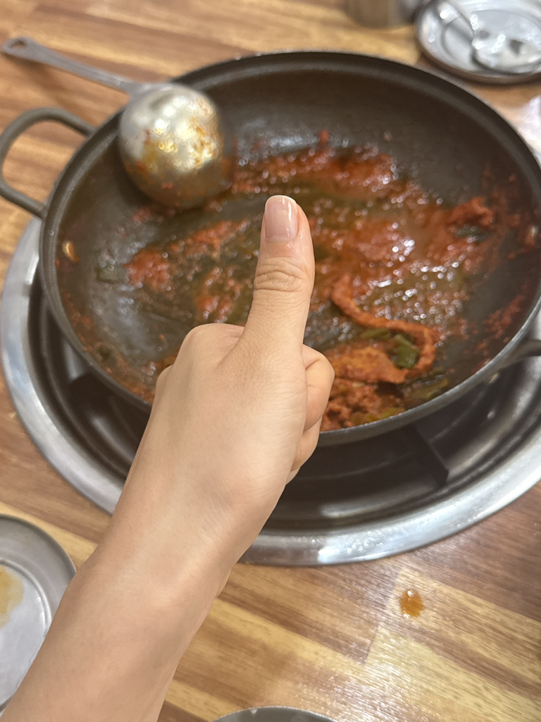 Hanmadangdwaejijjigae (한마당돼지찌개) 2
