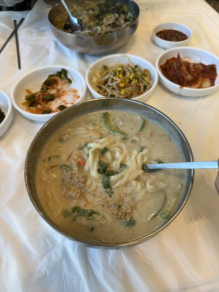 Doldamkalguksu (돌담칼국수) 1