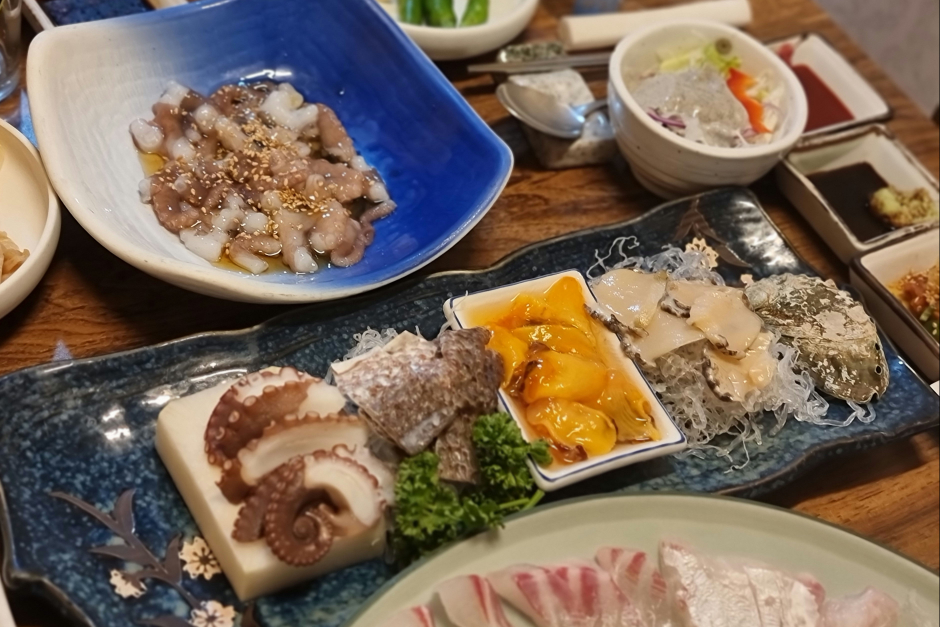 Eosimhoetjip (어심횟집) 2