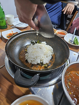 팔구식당 4