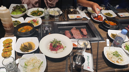 Pureundongsanhanumaeul (푸른동산한우마을) 1
