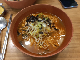 틈새라면 홍대놀이터점 사진 4