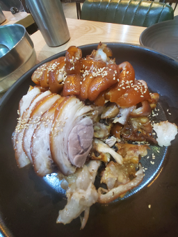 Oseongjokbal (오성족발) 1