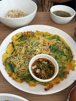 Jangdonggamnamu boribap (장동감나무 보리밥) 3