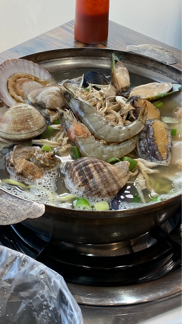 Cheolsuneppongipkalguksu (철수네뽕잎칼국수) 3