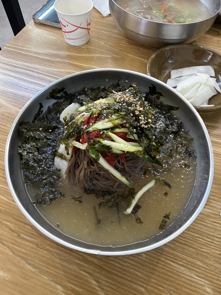 Gangreunghaebyeonmemilmakguksu (강릉해변메밀막국수) 1
