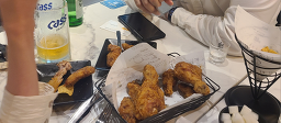 Gyochonchikinnoryangjinjeom (교촌치킨노량진점) 1