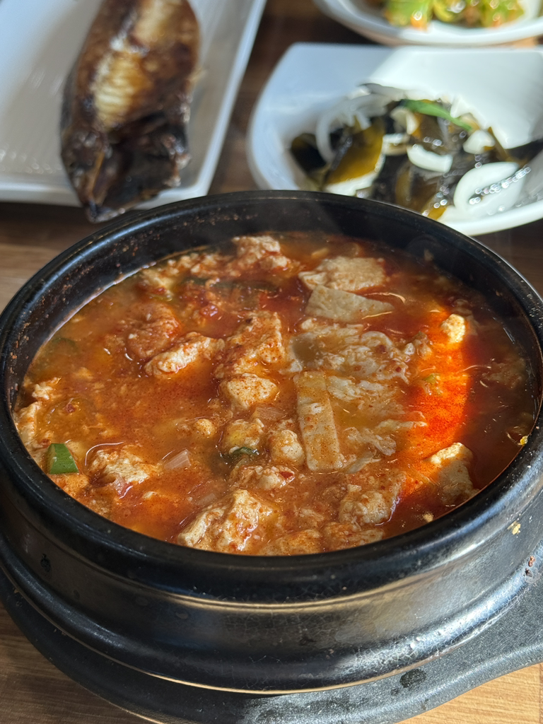 Jeonghwasongisundubu (정화송이순두부) 1