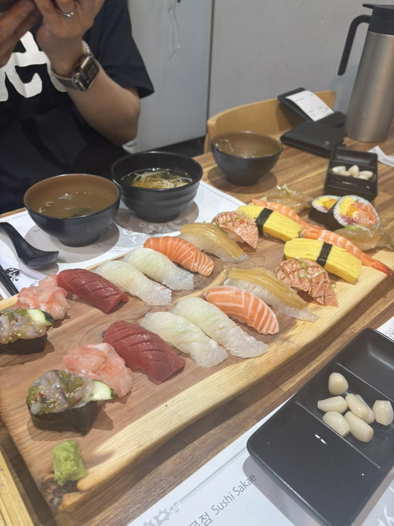 Gimyeongseopchobap (김영섭초밥) 1