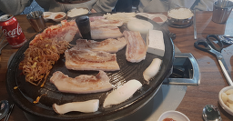 소문난솥뚜껑삼겹살 원천점 사진 5