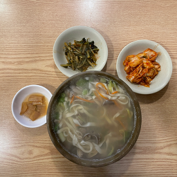 부여손칼국수 3