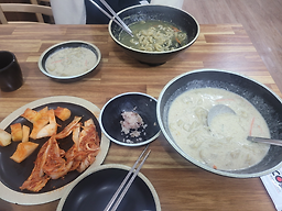 Gongwonkalguksu (공원칼국수) 3