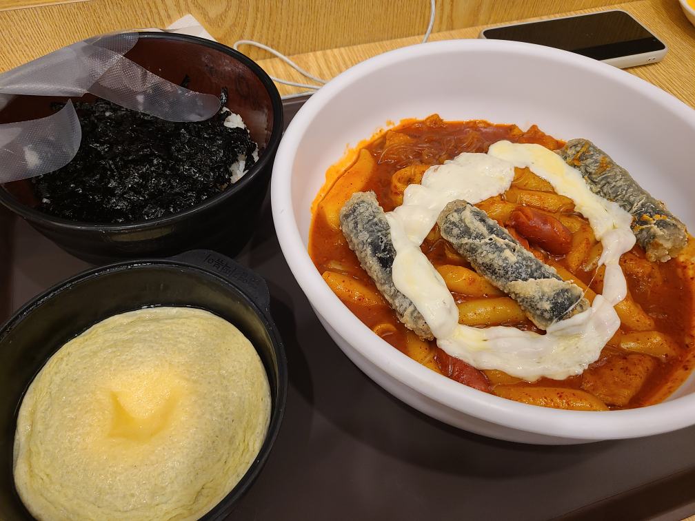 Dongdaemunyeopgitteokboki (동대문엽기떡볶이) 2