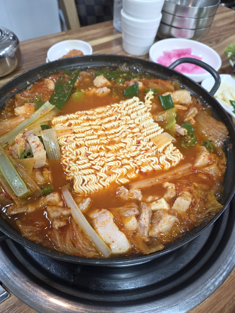 Hwanggeumgimchijjigae 1