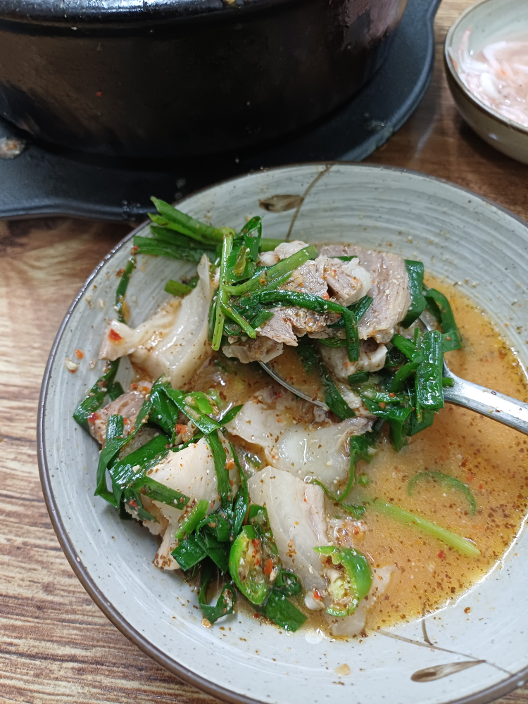 Sinuijusundaeguk (신의주순대국) 1