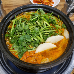 Deungchonsyabeukalguksu 4